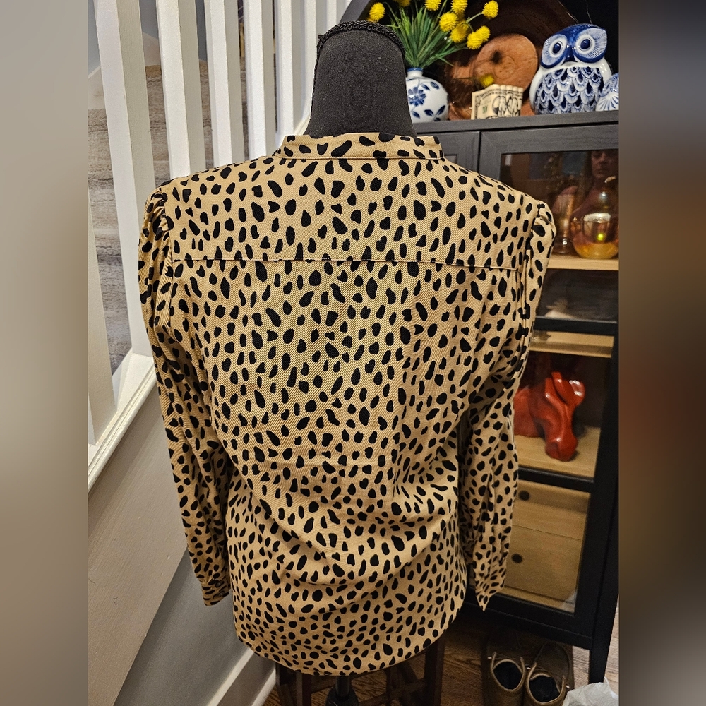 UNTUCKit Tan and Black Animal Print Blouse - Picture 5 of 5